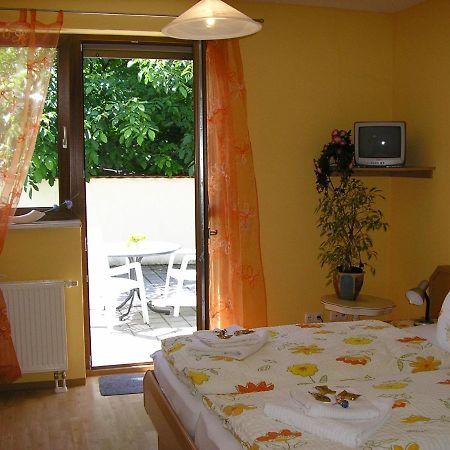 Pension Lindenallee Нойендеттельзау Экстерьер фото